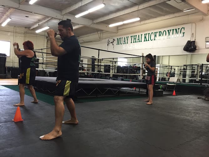 Valdez Muay Thai Kickboxing - Muay Thai Gym