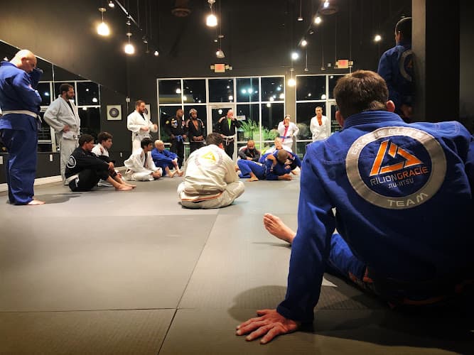 Rilion Gracie Jiu Jitsu Energy Corridor - Muay Thai Gym