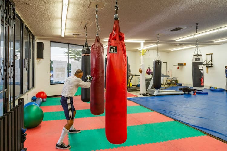 Old School Boxing And Fitness Center - Muay Thai Gym